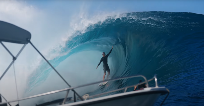 1 MOIS DE SURF À TEAHUPO'O